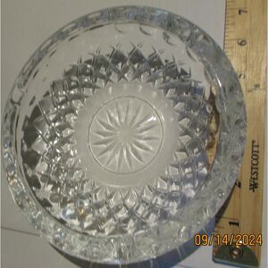 VINTAGE CRYSTAL-CLEAR Glass Ashtray Barware Retro Diamond Patteren